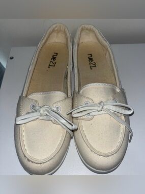rue21 Women’s Cream Canvas Slip-On Loafers